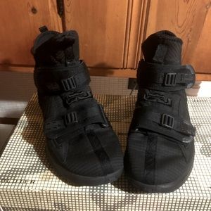 Nike LeBron James Soldier XIII SFG